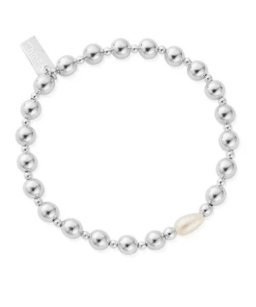 Feature pearl bracelet